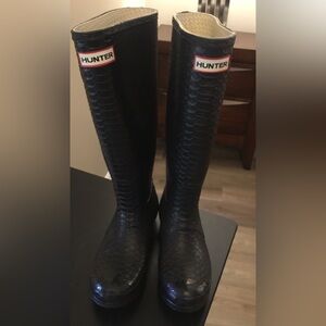 Hunter “ BOATALL” Crocodile Black Rubber Boots SZ 6 Worn Once Limited Edition